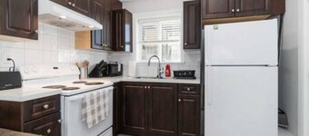 Chic 1BR Laneway Home in South Van