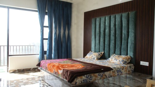 Manimahesh Home Stay