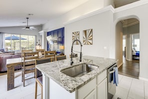 House (4 Bedrooms) | Interior