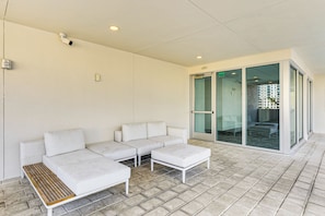 Interior - 1 Mi to Dtwn Sarasota: Remodeled Condo w/ Balcony! (Sarasota)