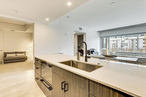 Apartment (1 Bedroom) | Interior - 1 Mi to Dtwn Sarasota: Remodeled Condo w/ Balcony! (Sarasota)