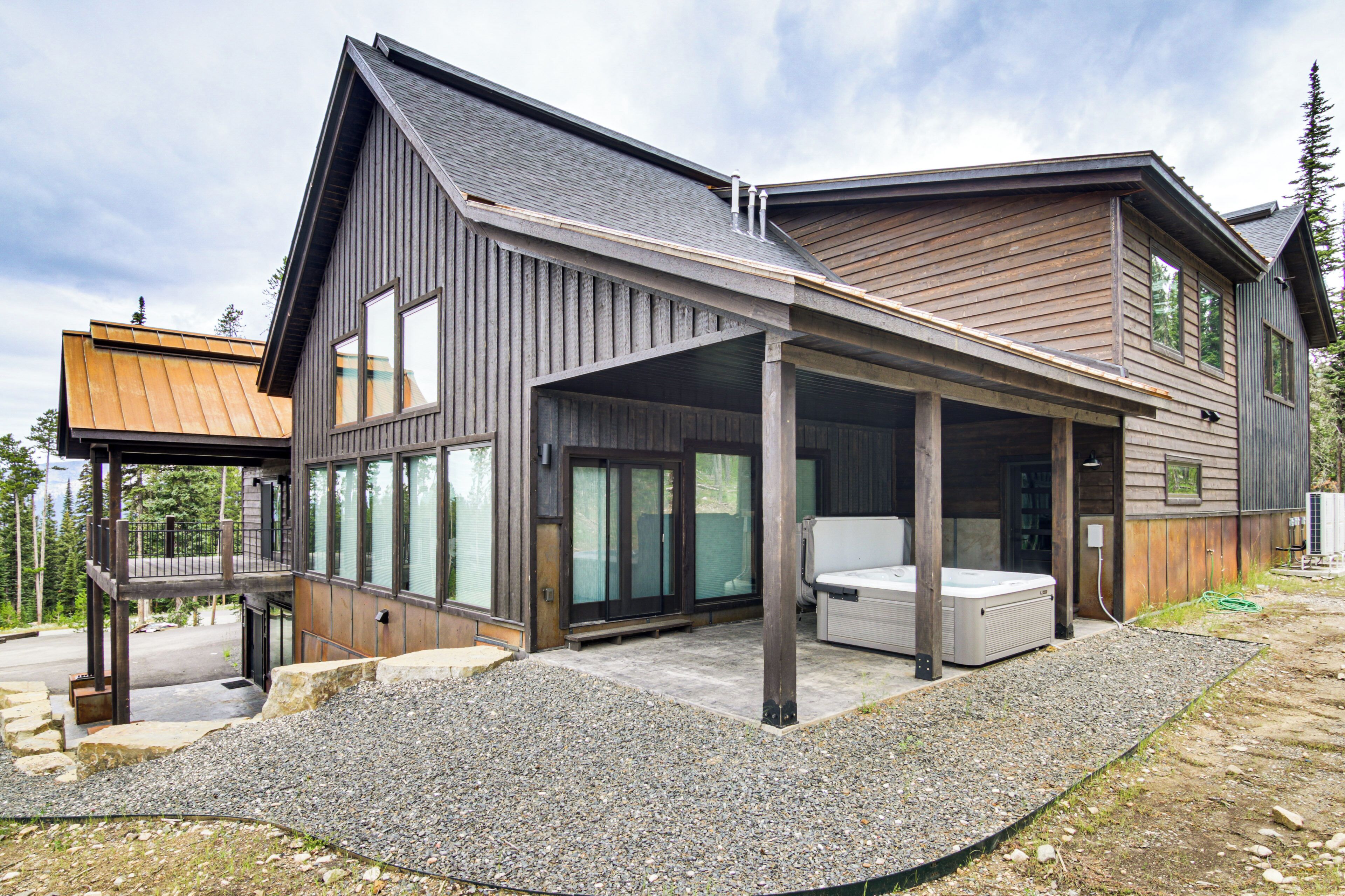 House (6 Bedrooms) | Interior