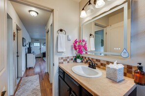 Apartment (2 Bedrooms) | Interior - 1 Mi to Dtwn Estes Park: Mtn-view Haven! (Estes Park)