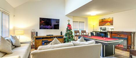 Apartment (4 Bedrooms) | Front of property