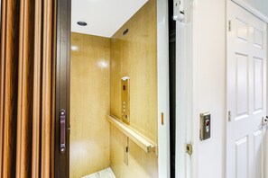 Apart Daire (4 Bedrooms) | İç mekân