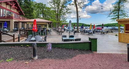 Beach Access & Hot Tub: Retreat in Lake Harmony!