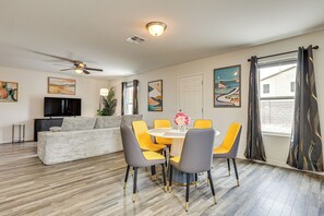 House (3 Bedrooms) | Interior