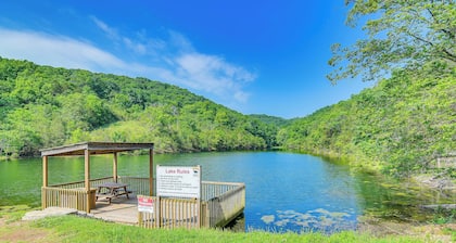 2 Mi to Silver Dollar City: Branson West Condo!
