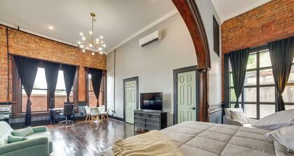 Steps to Shops & Dining: Downtown Marshall Studio!