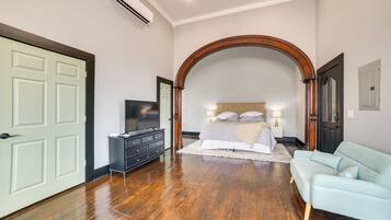 Apartment (0 Bedroom) | Interior