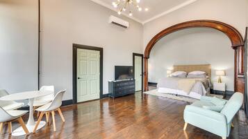 Apartment (0 Bedroom) | Interior