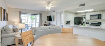 Patio + Pool Access: Golf Getaway in Peoria