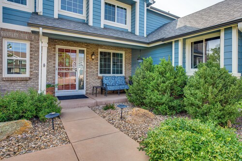 Walk to Rec Center: Spacious Highlands Ranch Home