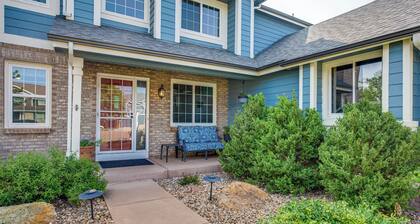 Walk to Rec Center: Spacious Highlands Ranch Home