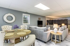 Interior - < 1 Mi to Marina: Fair Play Home on Lake Hartwell (Fair Play)