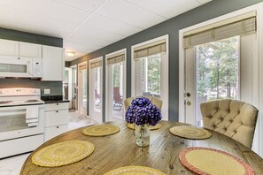 Apartment (1 Bedroom) | Interior - < 1 Mi to Marina: Fair Play Home on Lake Hartwell (Fair Play)