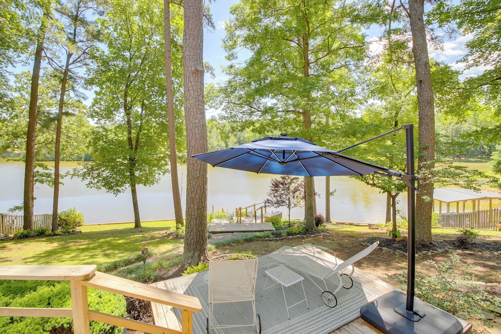 Secluded Lake Hamilton Access: Hot Springs Home - Pearcy, AR