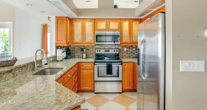 2 Mi to Warm Mineral Springs: Home w/ Fenced Yard