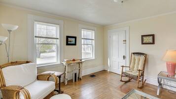 House (1 Bedroom) | Interior