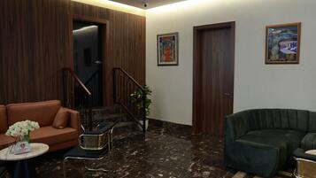 Coin salon dans le hall