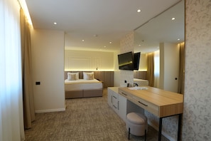 Minibar, décoration personnalisée, ameublement personnalisé, bureau