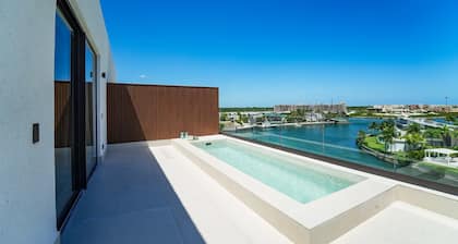 Marina Garden Penthouse 3 Bedroom Apartment