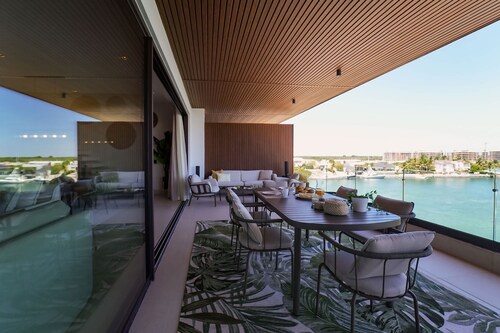 Marina Garden Penthouse 3 Bedroom Apartment