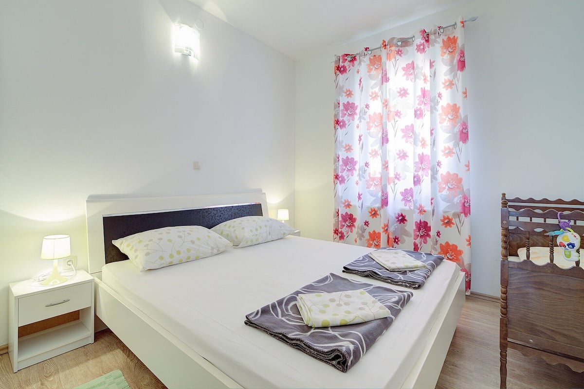Apartemen Keluarga, 1 kamar tidur (Sunset Apartment With Panoramic Sea) | 1 kamar tidur, Wi-Fi gratis, dan seprai linen