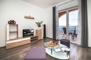 Family Apartment, Multiple Bedrooms (Sunset Apartment With Panoramic Sea) | Interior - Seabreeze Apartments With Jacuzzi (Senj)