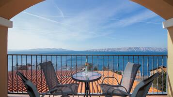 Family Apartment, 1 Bedroom, Microwave (Sunset Apartment With Panoramic Sea) | Outdoor dining