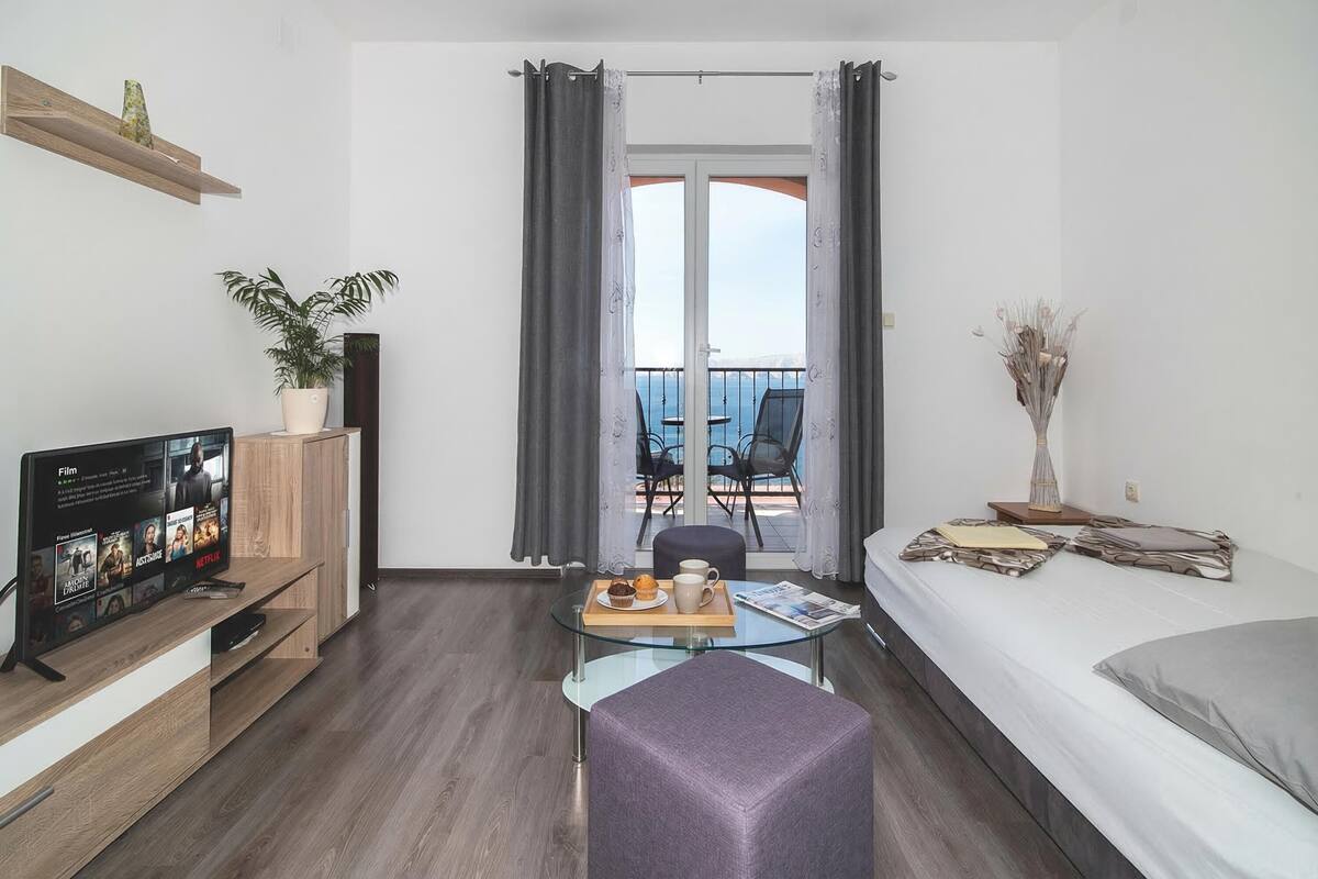 家庭公寓, 1 间卧室, 微波炉 (Sunset Apartment With Panoramic Sea) | 1 多间卧室、免费 WiFi、床单