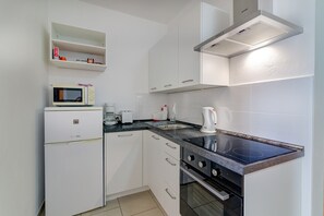 Appartement Familial, 1 chambre (Sunset Apartment With Panoramic Sea) | Cuisine privée