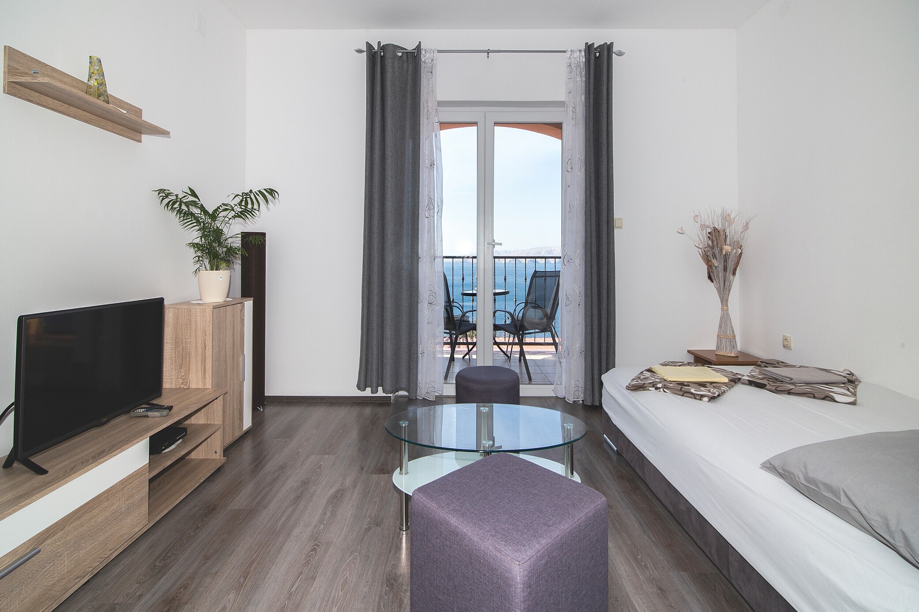 Căn hộ dành cho gia đình, nhiều phòng ngủ (Sunset Apartment With Panoramic Sea) | 1 phòng ngủ, truy cập Internet không dây miễn phí, bộ trải giường 