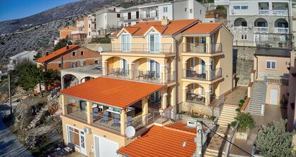 Seabreeze Apartments With Jacuzzi