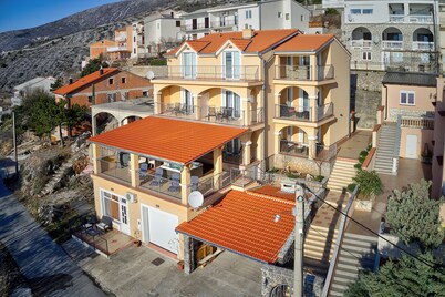 Seabreeze Apartments With Jacuzzi