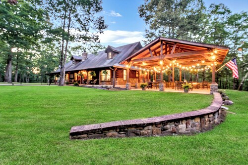 The White Oak Cabin | Adults-Only Mountain Retreat
