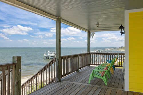 Harkers Island Haven-waterfront, private beach and dock