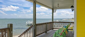 Harkers Island Haven-waterfront, private beach and dock