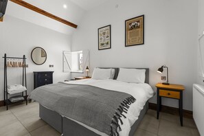 2 sovrum, resesäng, internet och sängkläder