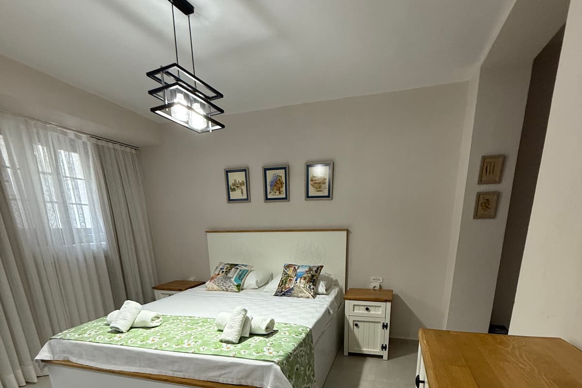 Apartment, Non Smoking, Pets Not Allowed | Iron/ironing board, free WiFi
