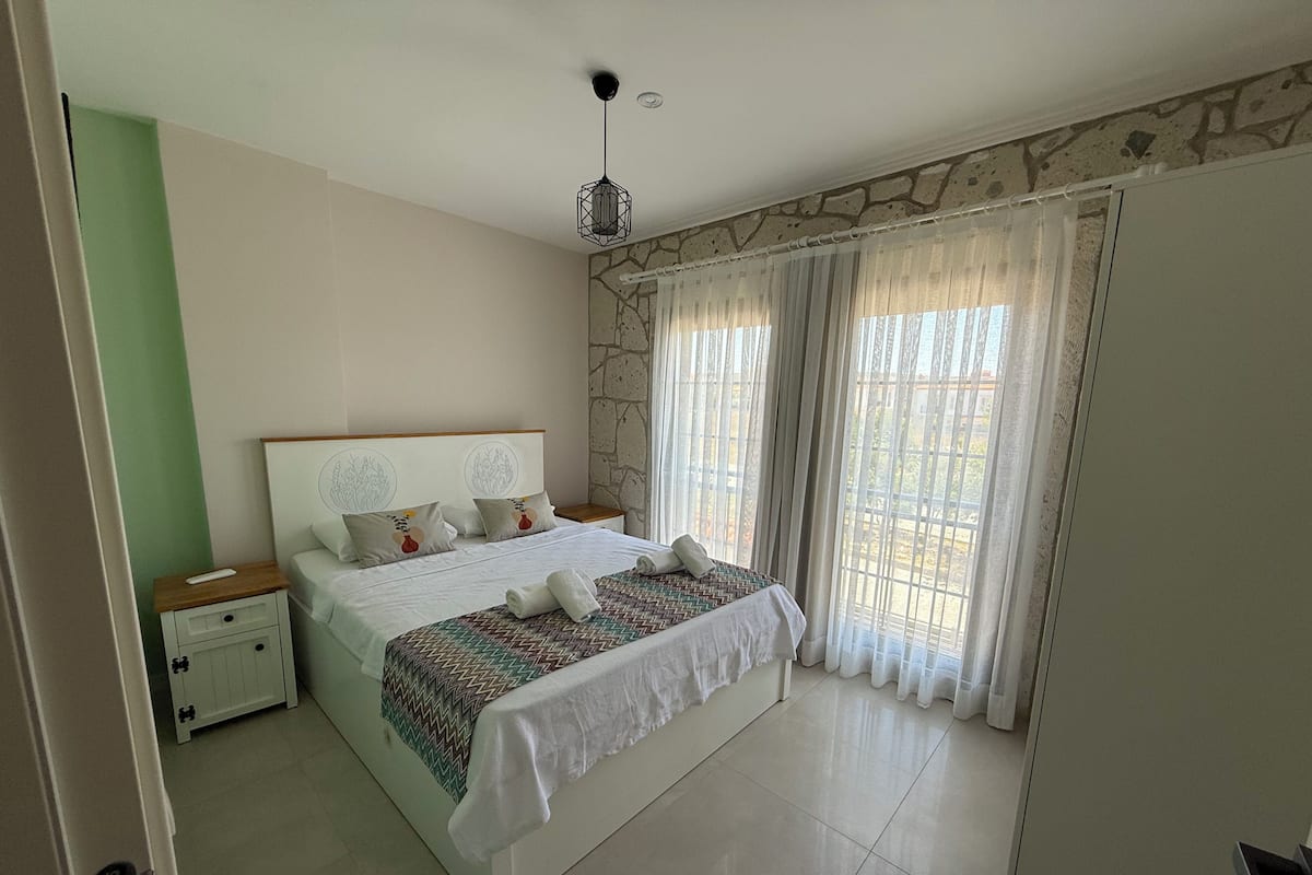 Duplex, Balcony, Garden View | Iron/ironing board, free WiFi