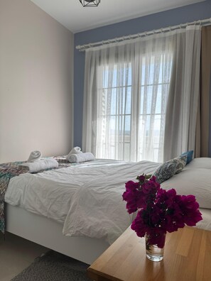 Appartement Duplex, balcon, vue piscine
