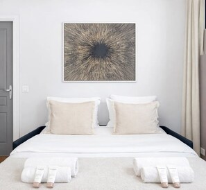 Standard Apartment, Courtyard View | Living area | 80-cm Smart TV with digital channels - 1611 Vouillé (Paris)