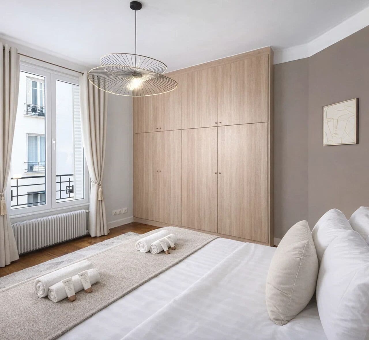 Leilighet – standard, bakgårdsutsikt | Skrivebord for bærbar PC, strykejern/-brett og reiseseng for barn