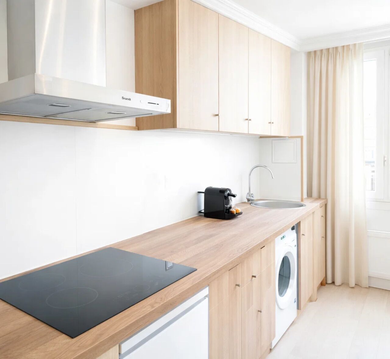 Standard Apartment, Courtyard View | Private kitchen | Mini-fridge, microwave, stovetop, espresso maker