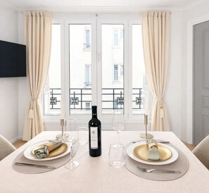 Interior detail - 1611 Vouillé (Paris)