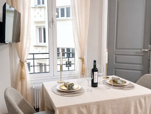 Standard Apartment, Courtyard View | Living area | 80-cm Smart TV with digital channels - 1611 Vouillé (Paris)