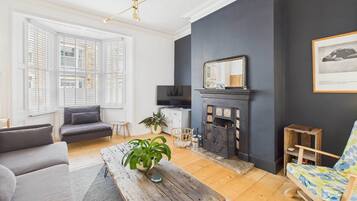 TV, fireplace, offices