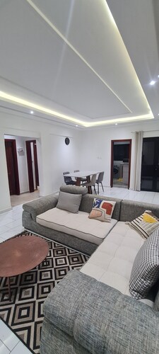 Appartement de 2 chambres + 2 SDB + cour privée pour location de vacances