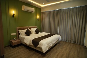Deluxe Villa | Meja, ruang kerja komputer riba, Wi-fi percuma 